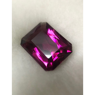 MALAYA GARNET มาลายาการ์เนต  แท้ 3.35 กะรัต เนื้อสะอาด ไฟดี สีสวยสดมาก เม็ดนี้พรีเมี่ยมค่ะ