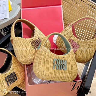 MlU MlU Wander wicker hobo bag 8" สวยหวานน้ำตาลเรียกแม่กันเลยจ้าใบนี้ กระเป๋าถือ กระเป๋าสานวินเทจวินใจงานที่แม่ชมเลือก