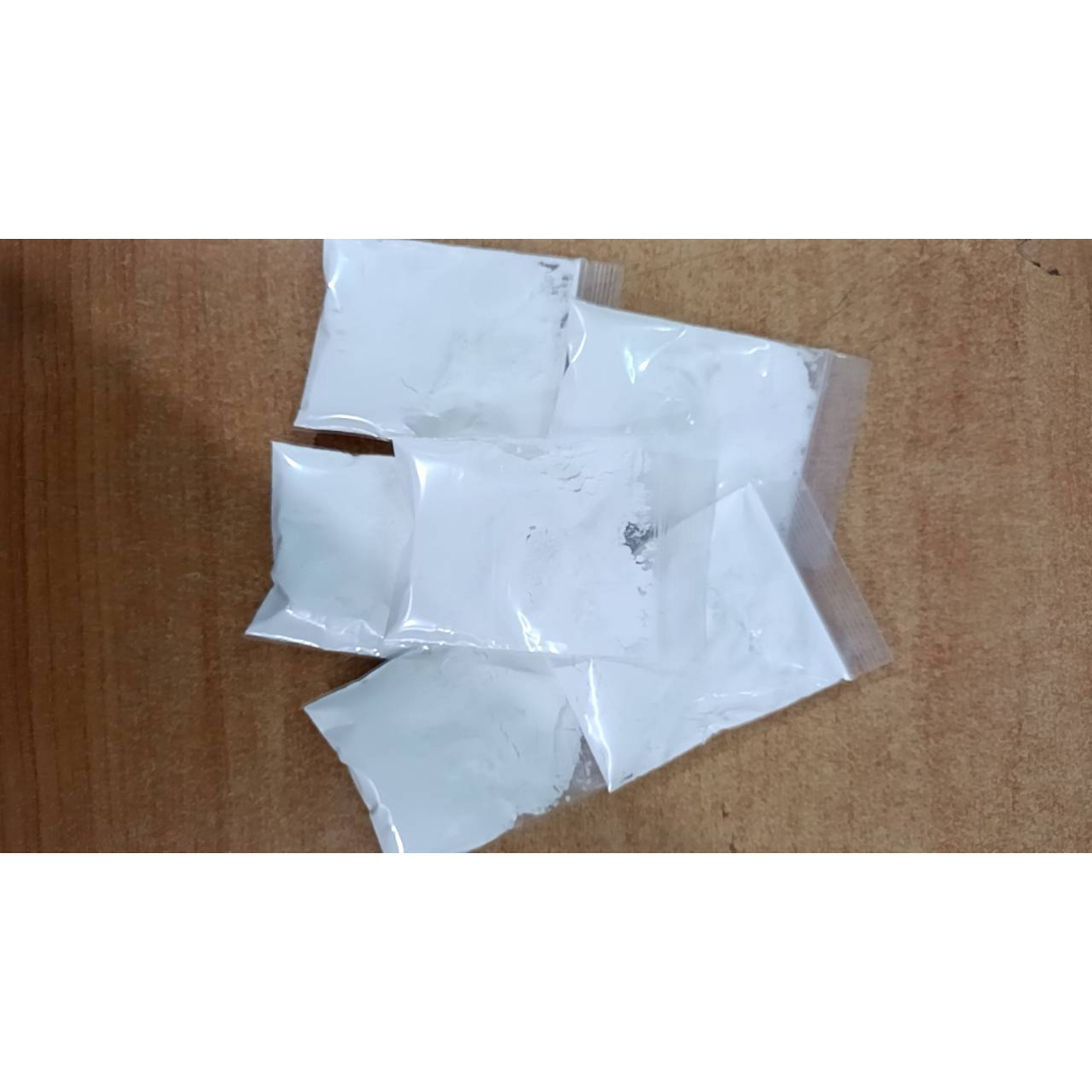 ผงฟู  ขนาด 30 กรัม ใส่ถุงแบ่งซองซิปล็อค ตราบ้าน ใช้ดี