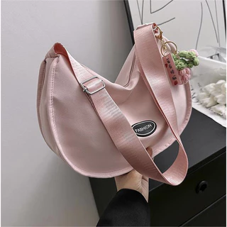 B-262🔥กระเป๋าสะพายข้าง กระเป๋าผ้าแคนวาส สําหรับผู้หญิง 3สี high quality (ไม่มีจี้ห้อยกระเป๋า)