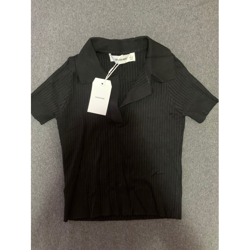 เสื้อครอป Knit คอปก สีดำ ยี่ห้อ The Editor’s Market