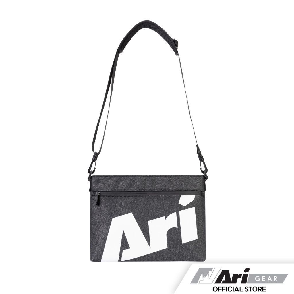 ARI TOP DYED SACOCHE BAG - BLACK/WHITE กระเป๋า สะพายข้าง อาริ สีดำ