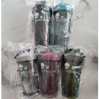 แก้วเชค Blender Bottle พร้อมเบลนด์เดอร์บอล