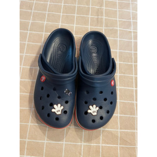 รองเท้าลำลองcrocs มือ2