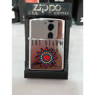 ZIPPO  LAS VEGAS  HIGH POLISH CHROME COLOR IMAGE   สีเงินผิวโครเมี่ยมลายแบบสกรีน ผลิตปี1997  ของใหม่ไม่ผ่านการใช้งาน