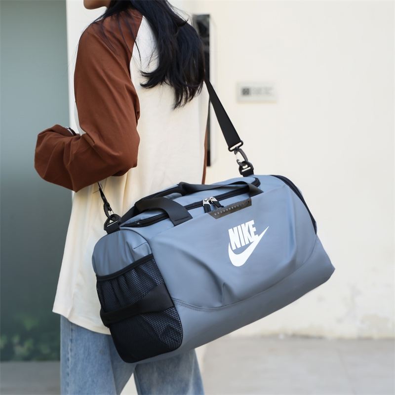 Nike กระเป๋าเดินทางแบบถือ กีฬา ฟิตเนส การท่องเที่ยว กระเป๋าสะพาย NK0816B03