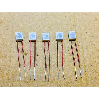 ฟิวส์พัดลมhatari 145องศา,150องศา 2a สีขาวขาสั้น แบบเหลียมมีให้เลือก2ค่า เทอร์โมฟิวส์พัดลม ฮาตาริใช้กับพัดลมได้หลายยี่ห้อ