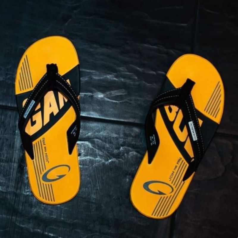 Gambol แกมโบล รองเท้าแตะหนีบสไตล์​ Graffiti​​ 40-44 เทาดำ เหลือง​ แดง น้ำเงิน​ GM11323​