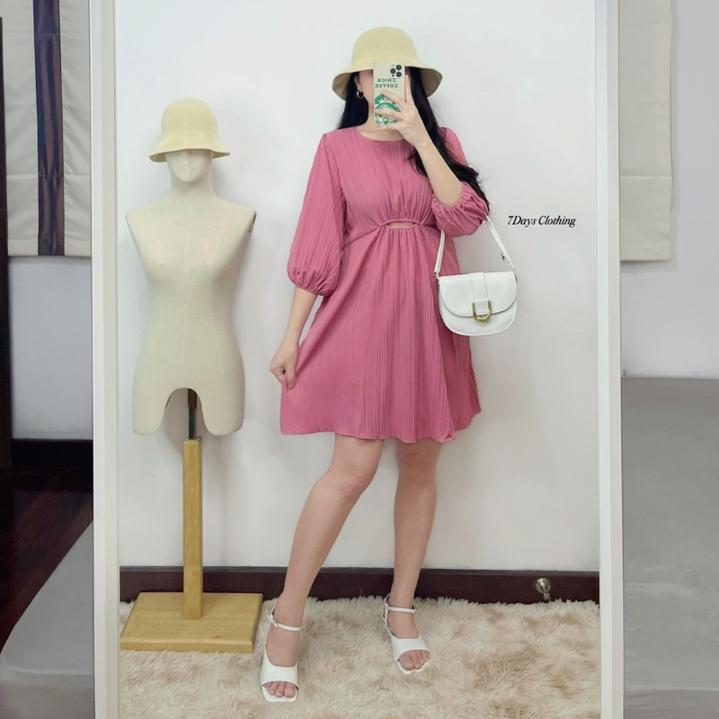 7days clothing เดรสเว้า