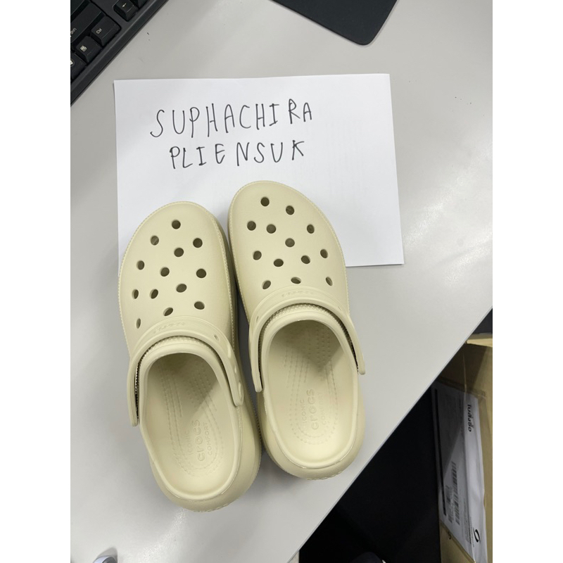 crocs classic crush size M6 W8