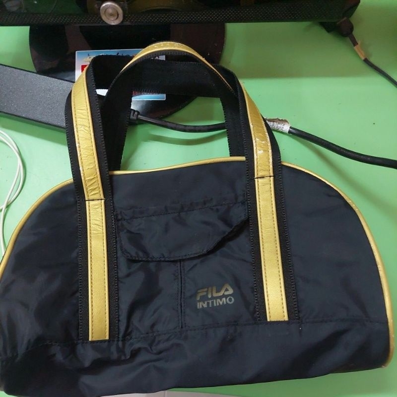 กระเป๋าสะพายแบบผ้างานแบรนด์แท้Fila