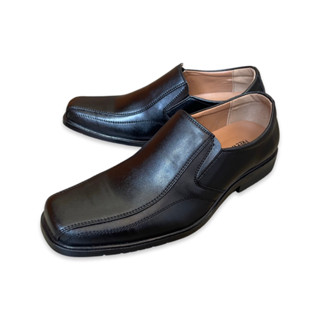 FREEWOOD BUSINESS SHOES รองเท้าคัชชู รุ่น 55-947 สีดำ (BLACK)