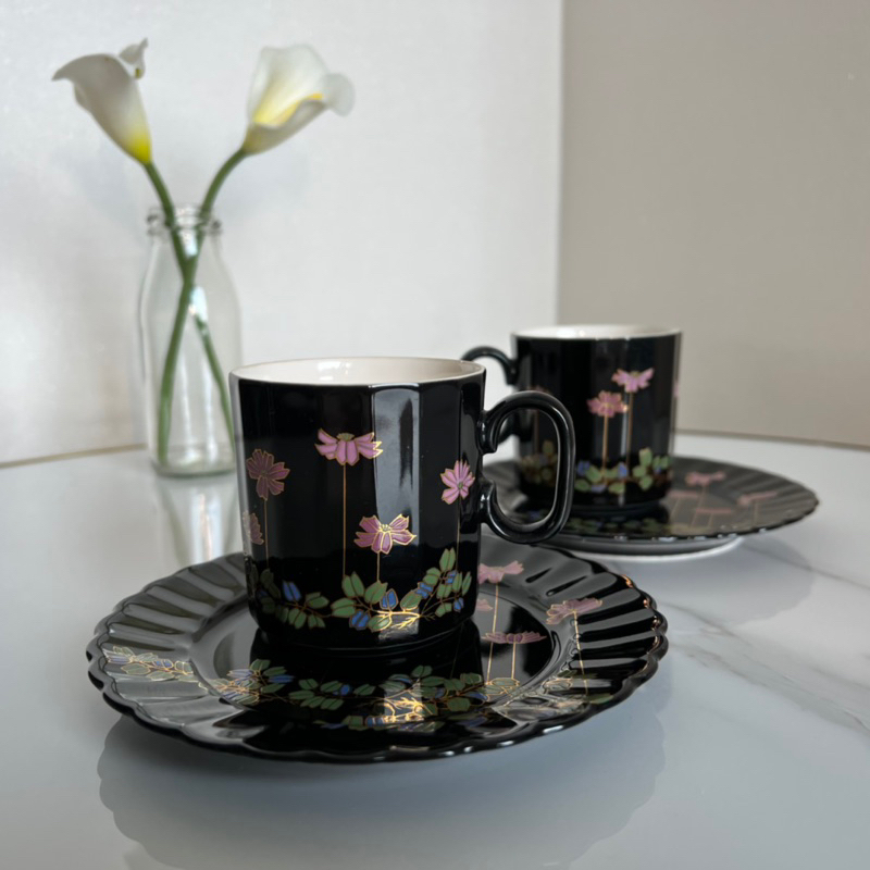 ถ้วยชา NAKAYAMA สีดำ ลายดอกไม้ญี่ปุ่น