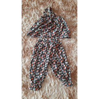 ชุดลายดอกไม้เซต 2 ชิ้น กางเกงกับเสื้อไขว์คอ