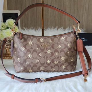 🍀🍀COACH CE586 Clara Shoulder Bag In Signature Canvas With Snowflake Print☘️☘️