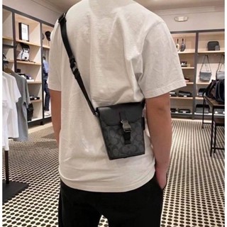 🙂🥰พร้อมส่ง กระเป๋าสะพายชาย NEW TRACK SMALL FLAP CROSSBODY IN COLORBLOCK SIGNATURE CANVAS (COACH C3133)มี 3สีค่ะ