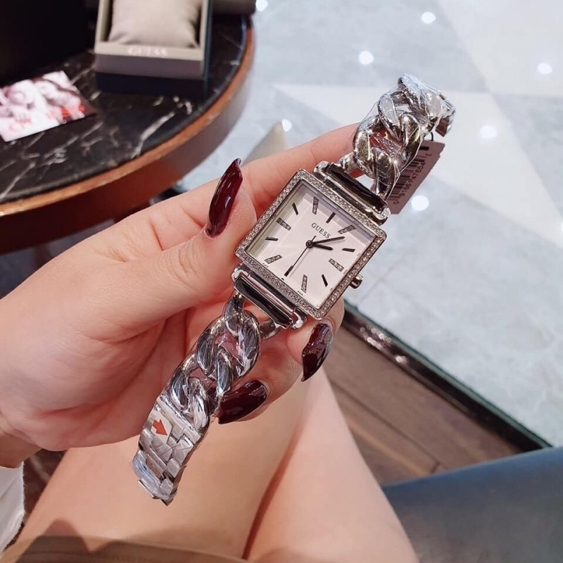F.A Guess ของแท้100% ผู้หญิงนาฬิกา เทรนด์แฟชั่น เพชรสี่เหลี่ยมเรียบง่าย นาฬิกาแบรนด์เนมสไตล์คลาสสิค ขนาด:27*27มม W1030L1