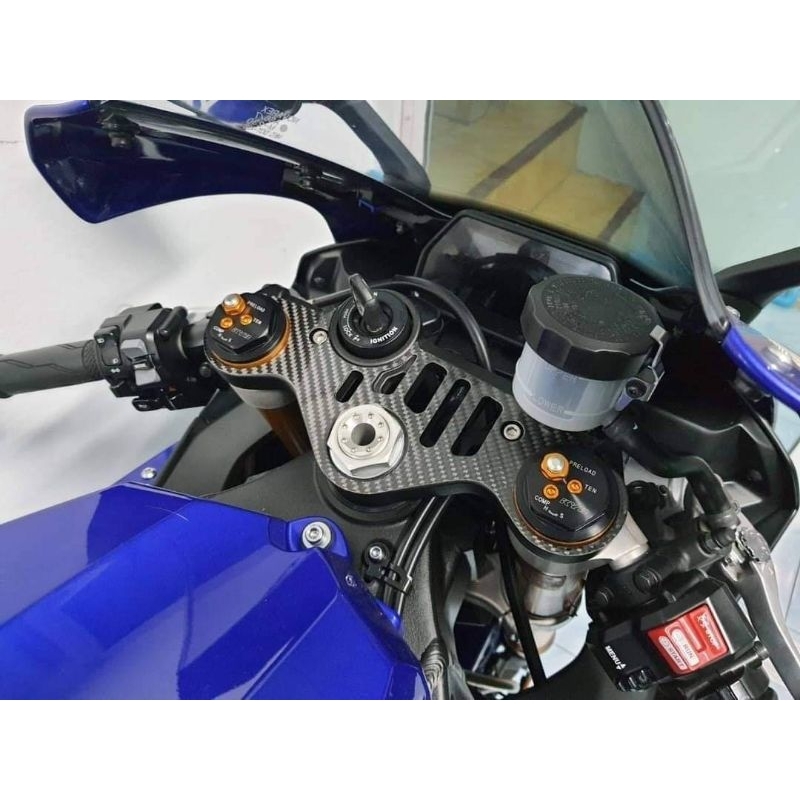 กันลอยคาร์บอนเเทั'R1'R1M