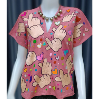 เสื้อกะเหรี่ยง สีชมพูหวาน แต่งลายปักมือหน้าหลัง