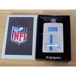 ZIPPO 205 NFL RETRO LIONS  SATIN CHROME  COLOR IMAGE  สีเงินผิวโครเมี่ยมลายแบบสกรีน  ผลิตปี2014  ของใหม่ไม่ผ่านการใช้งาน