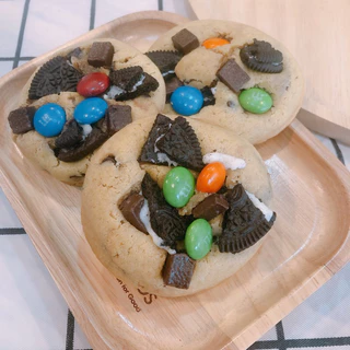 ซอฟคุกกี้ไส้ช็อคโกแล็ตท้อปปิ้งแน่นๆ อร่อย