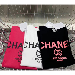 เสื้อยืด CHANEL งานสกรีนสวยเด่นมาก ผ้าฝ้ายแข็ง อก42" ระบุสี ชมพู | ขาว | ดำ