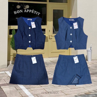 New jeans set🫶🏻 เสื้อกั้กยีนส์แต่งจีบหน้า+กระโปรงยีนส์ผ่าหน้า โคเรียมาก ใส่คู่กันเซตนี้ปังมาก 🏷️spiderbkk