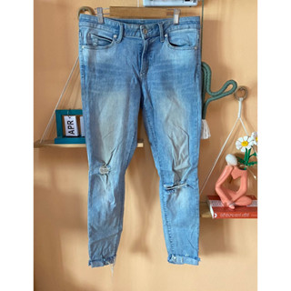 👖กางเกงยีนส์เกาหลีขาเดฟผู้หญิงมือสอง Size : S/M เอวยืดได้ถึงประมาณ 28 นะคะ ผ้านุ่มมากและสภาพดีมากค่ะ