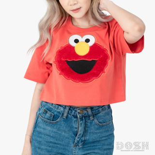 DOSH WOMENS CROPPED TOPS SESAME STREET เสื้อยืดทรงครอปสั้น ผู้หญิง FSEWT1002-RE1