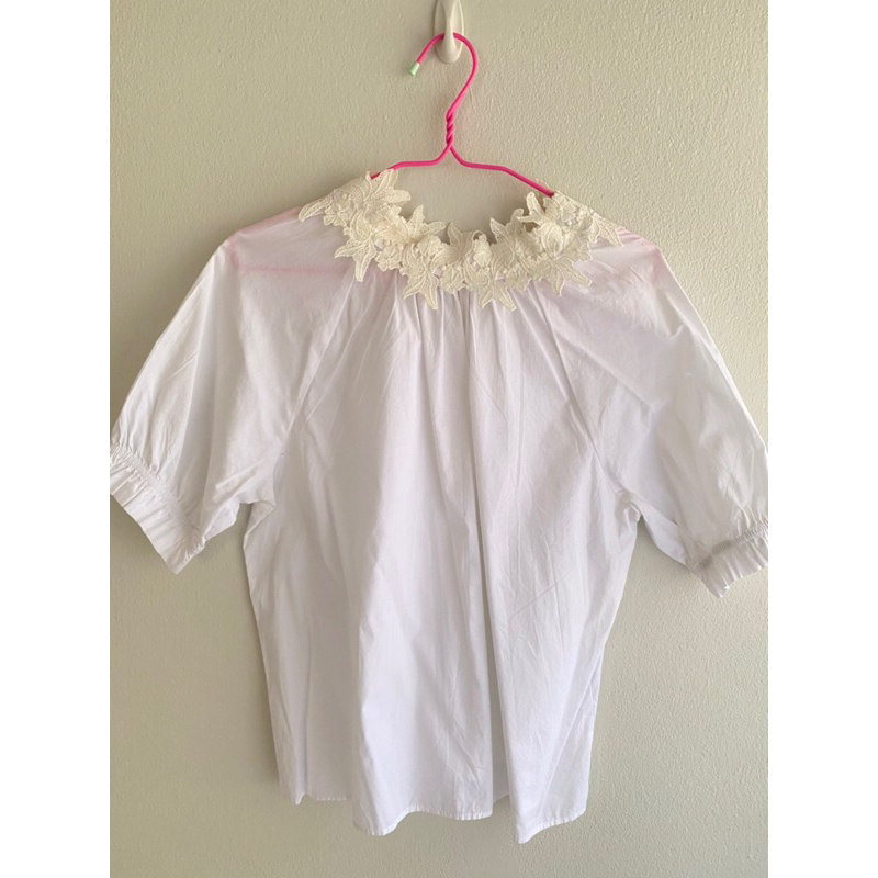 เสื้อ Zara size M สภาพดี คอเต่าลูกไม้