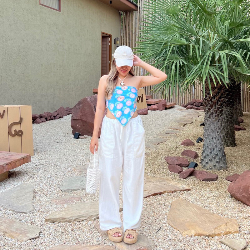 Bluebell top 🦋 เสื้อรุ่นใหม่ของทางร้าน เป็นอีกรุ่นที่ชอบมากๆ สามารถแมทได้เยอะเลยค่ะตัวนี้