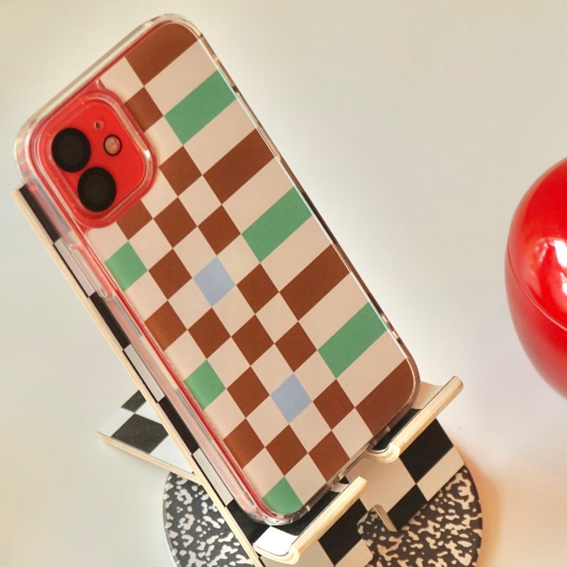 WGG CRAFT STUDIO | Checkered brown phone case เคสลายตารางน้ำตาล (มีให้กดป้ายราคา 10฿)