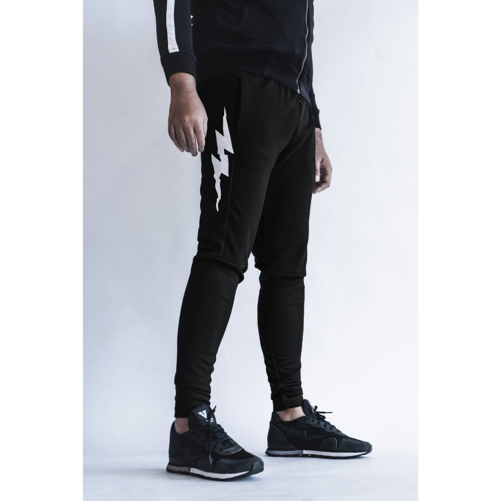 VOLT สินค้าขายดี กางเกงขายาว เทรนนิ่ง กีฬา สีดำ NEUTRON 001 THUNDER BLACK