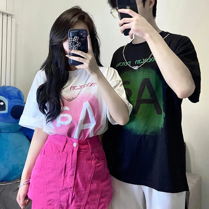 พร้อมส่ง เสื้อคู่รักชายหญิง oversize แฟชั่นวัยรุ่น เสื้อยืดโอเวอร์ไซส์ผู้หญิง สกรีนวินเทจสไตล์เกาหลี สวย ผ้าใส่สบาย – โปรปัง
