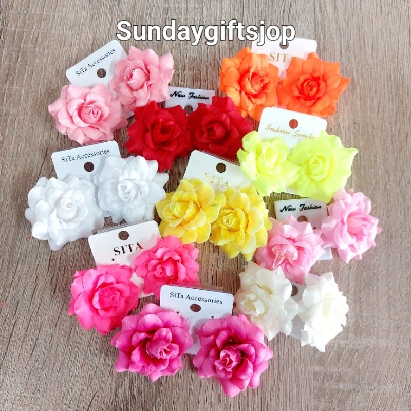 ต่างหูดอกกุหลาบทองกาวสีสวยมีแบบเจาะและแบบหนีบ