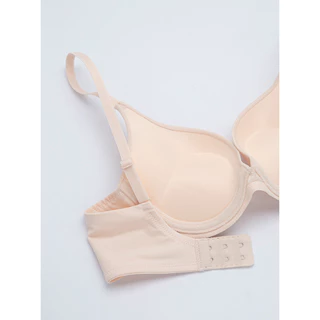 Sabina เสื้อชั้นใน มีโครง รุ่น Modern V รหัส SBI2200C2 สีเนื้ออ่อน