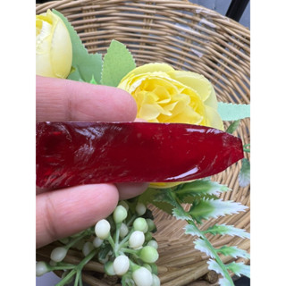 สีแดง ทับทิม พลอย ก้อน พลอยอัด LAB CREATED RUBY ROUGH CORUNDUM ความยาวและ ความกว้าง 4.00X0.75 inch นิ้ว)(ความหนา 0.50
