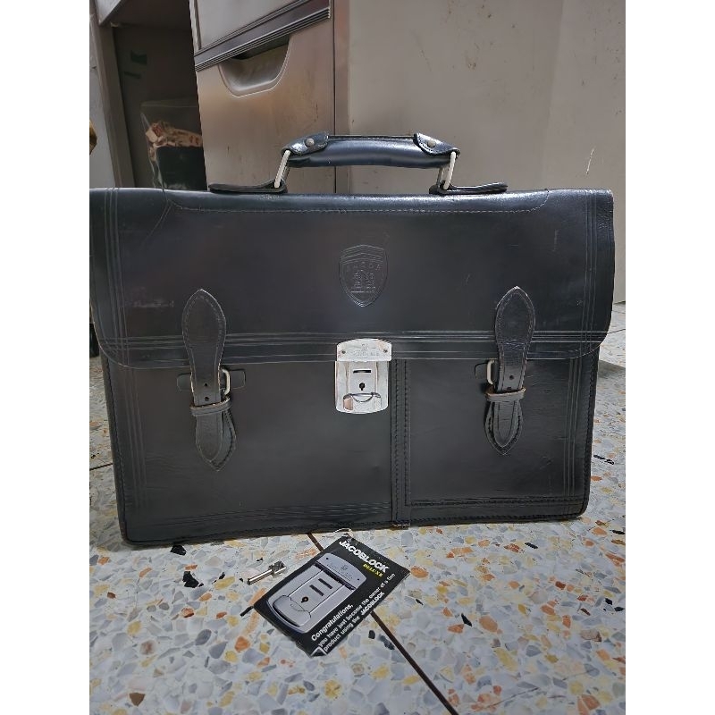 กระเป๋านักเรียนจาคอป jacob de julia ขนาด 18 นิ้ว รุ่น 3 ช่อง สภาพดีมาก