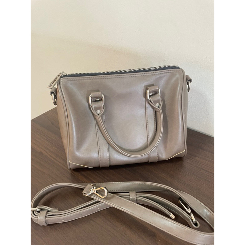 กระเป๋าแบรนด์ awarin รุ่น Vincent M