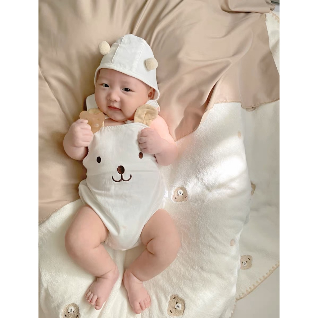 ชุดบอดี้สูทเด็กอ่อน ชุดเอี๊ยมเด็ก Baby Bear Bodysuit สีขาว พร้อมหมวก (BDS00155)