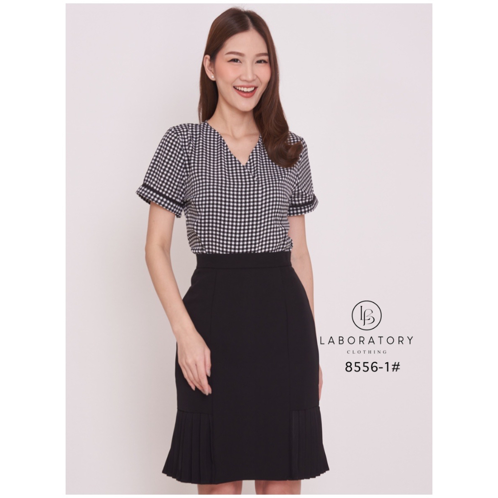 *Laboratory* เสื้อ 8556-1 คอวีป้ายกุ้นปลายแขน ผ้าพิมพ์ลายสก็อต 38”,42”