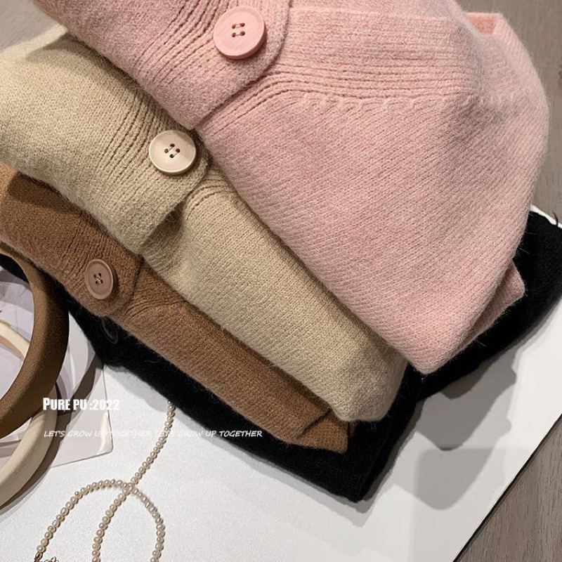 CHERISH (พร้อมส่ง) D33 เสื้อคลุมแขนยาว โอเวอร์ไซส์ ไหมพรม คอวี กระดุมหน้า ผ้าหนา ไม่คัน ผู้ชายใส่ได้