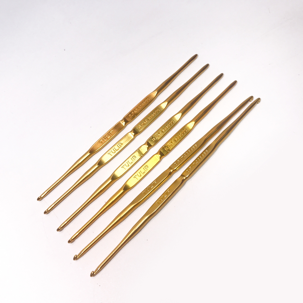 เข็มทองถักโครเชต์ มี2หัว จำนวน 1 ชิ้น  ถักง่าย