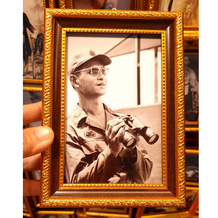 กรอบรูป รัชกาลที่ 9 ขนาด13x19 ซม.