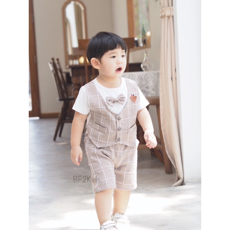 ++สินค้าพร้อมส่ง++ ชุดที่ต้องมี ชุดเด็กชาย 2 ชิ้นใหม่ เสื้อแขนสั้น พร้อมโบว์ + กางเกงขาสั้น ผ้านิ่มใส่สบาย