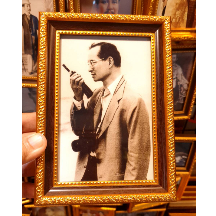 กรอบรูป รัชกาลที่ 9 ขนาด13x19 ซม.