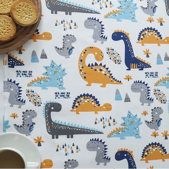 ผ้าคอตตอน 100% ทอทวิล หน้ากว้าง1.6 เมตร ตัดขายเป็นเมตร พิมพ์ลายดอกไม้