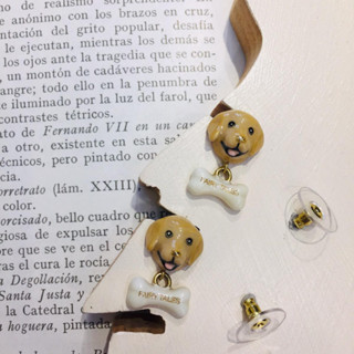 ต่างหูโกลเด้นกระดูกห้อย The Golden Retriever Earrings - FAIRY TALES