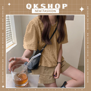 QKshop 🎀เสื้อยืดแขนสั้น🎀แต่งสไตล์แขนตุ๊กตาน่ารักมาก ทรงสวย งานผ้าดีไม่บ้ง จะใส่ไปคาเฟ่ ไปทำงาน ใส่ไปไหนก็ดูดีได้ 📍