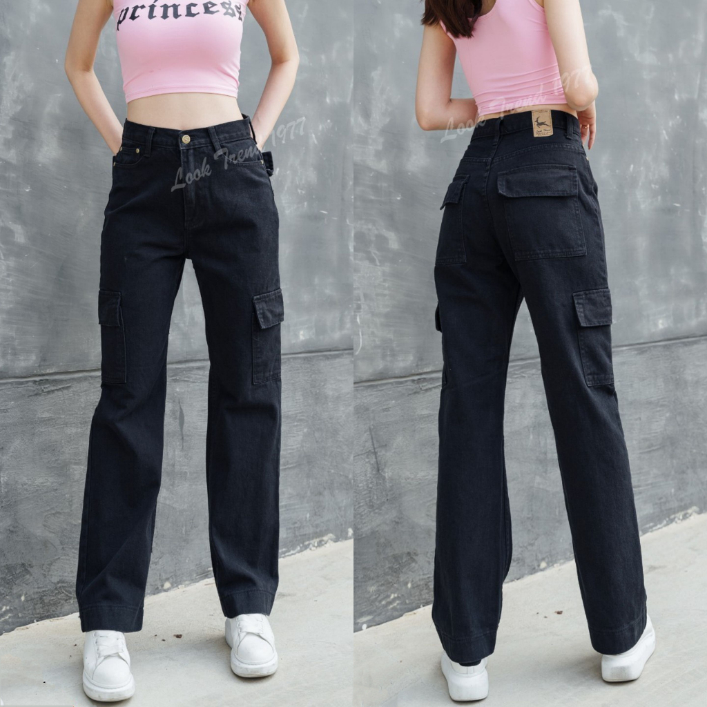 กางเกงคาร์โก้ ยีนส์ผู้หญิง ทรงกระบอก แต่งกระเป๋าข้าง สีดำสนิท